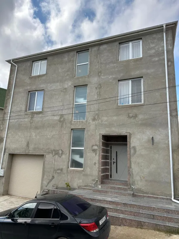 Satılır 7 otaqlı həyət evi 400 m²