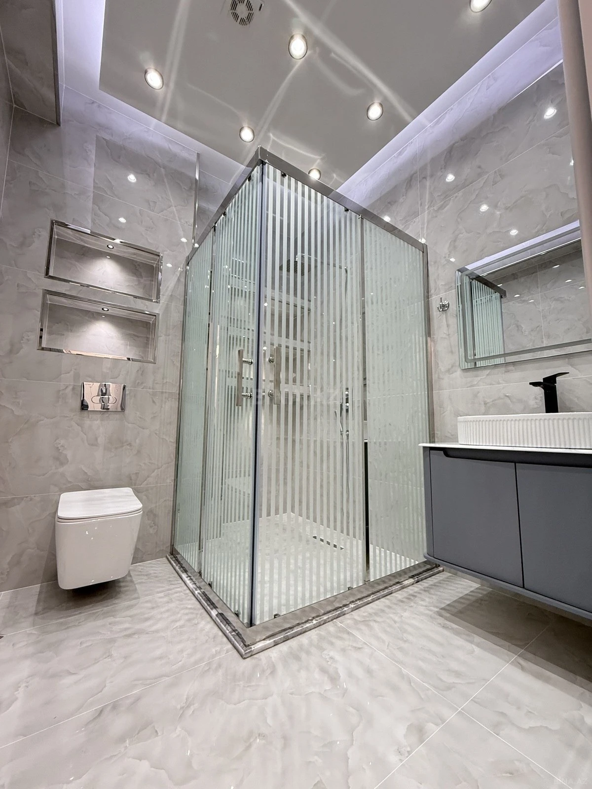 Satılır 2 otaqlı mənzil 80 m²