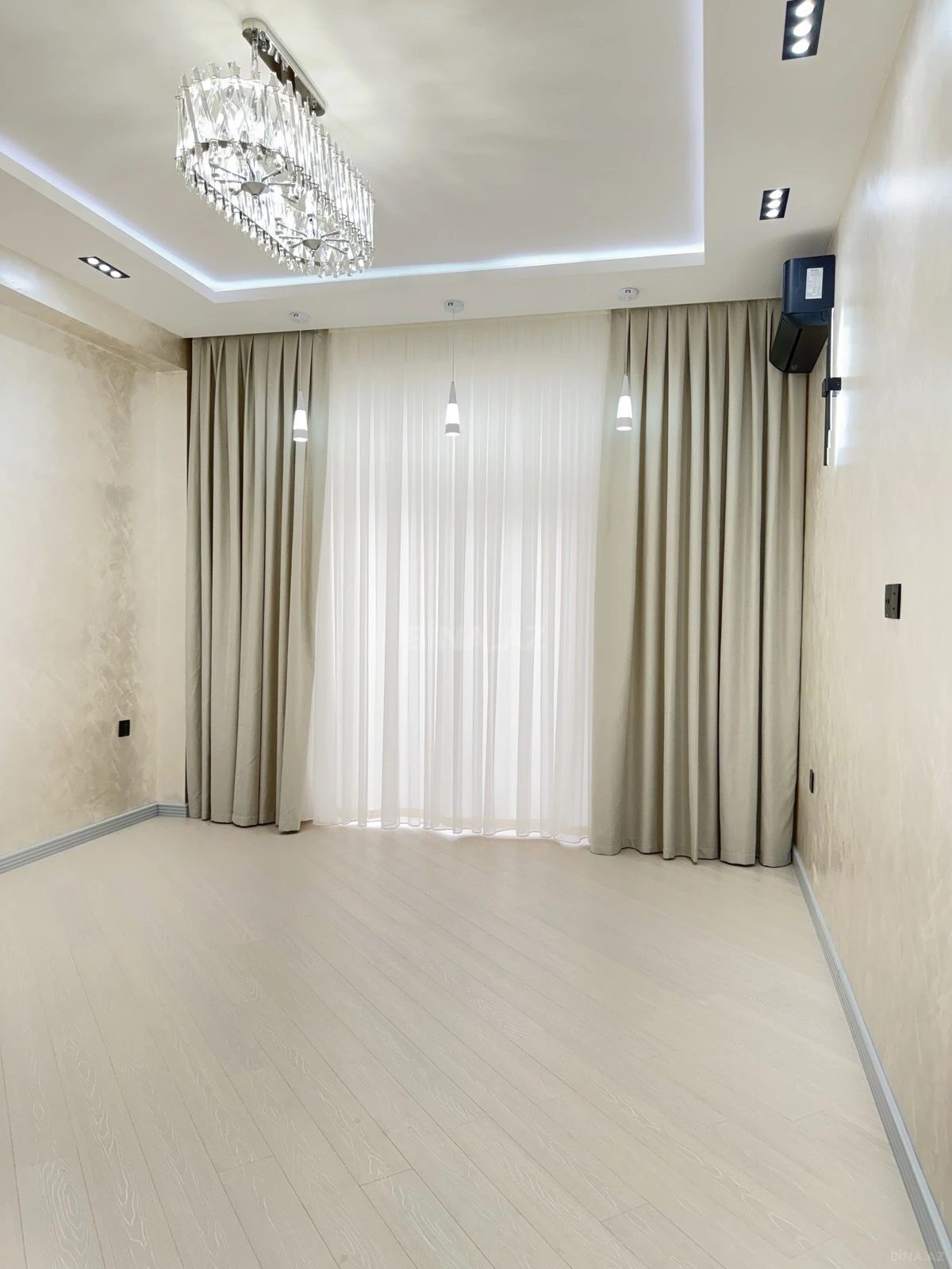 Satılır 2 otaqlı mənzil 80 m²