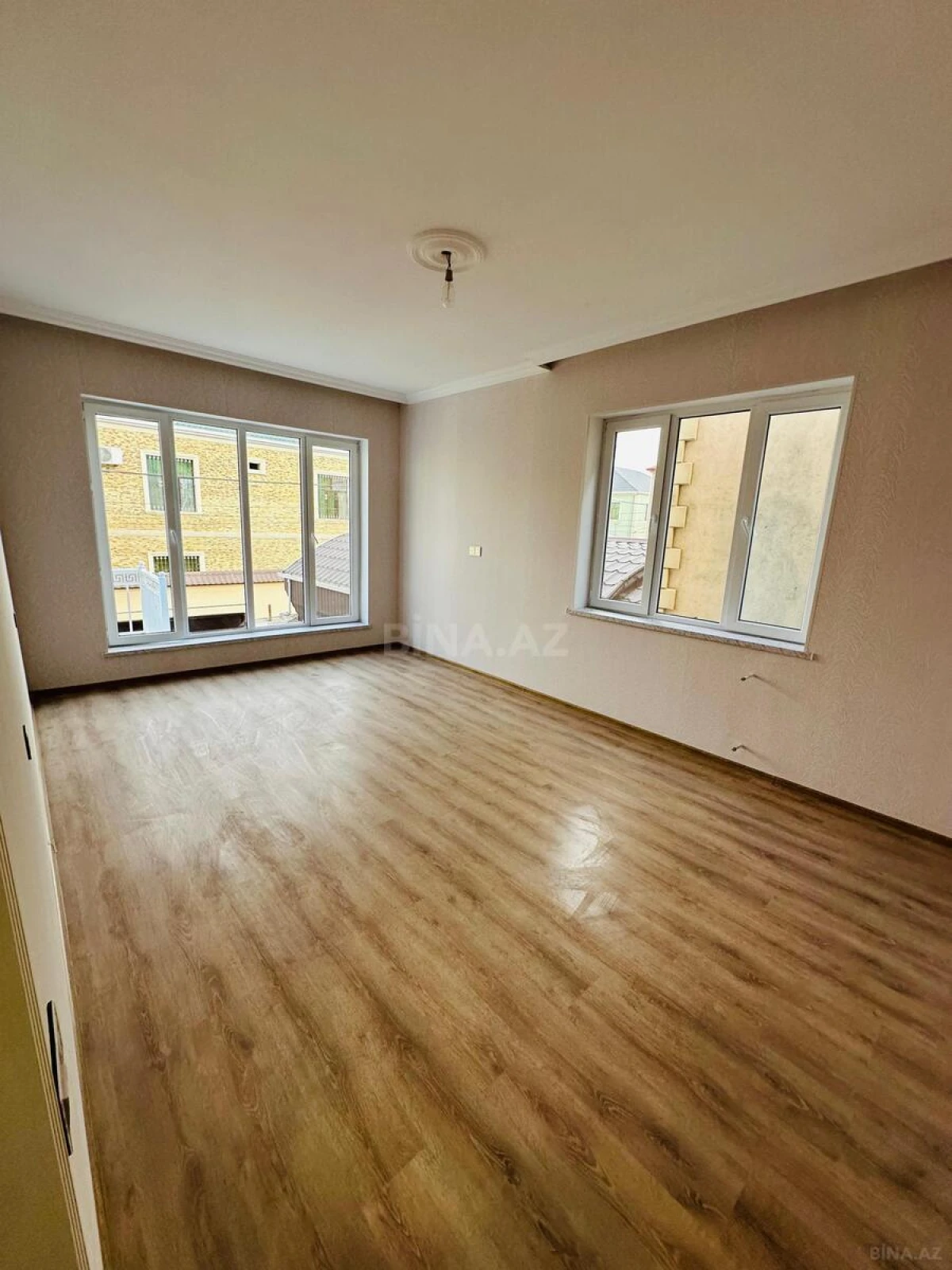 Satılır 5 otaqlı həyət evi 157 m²