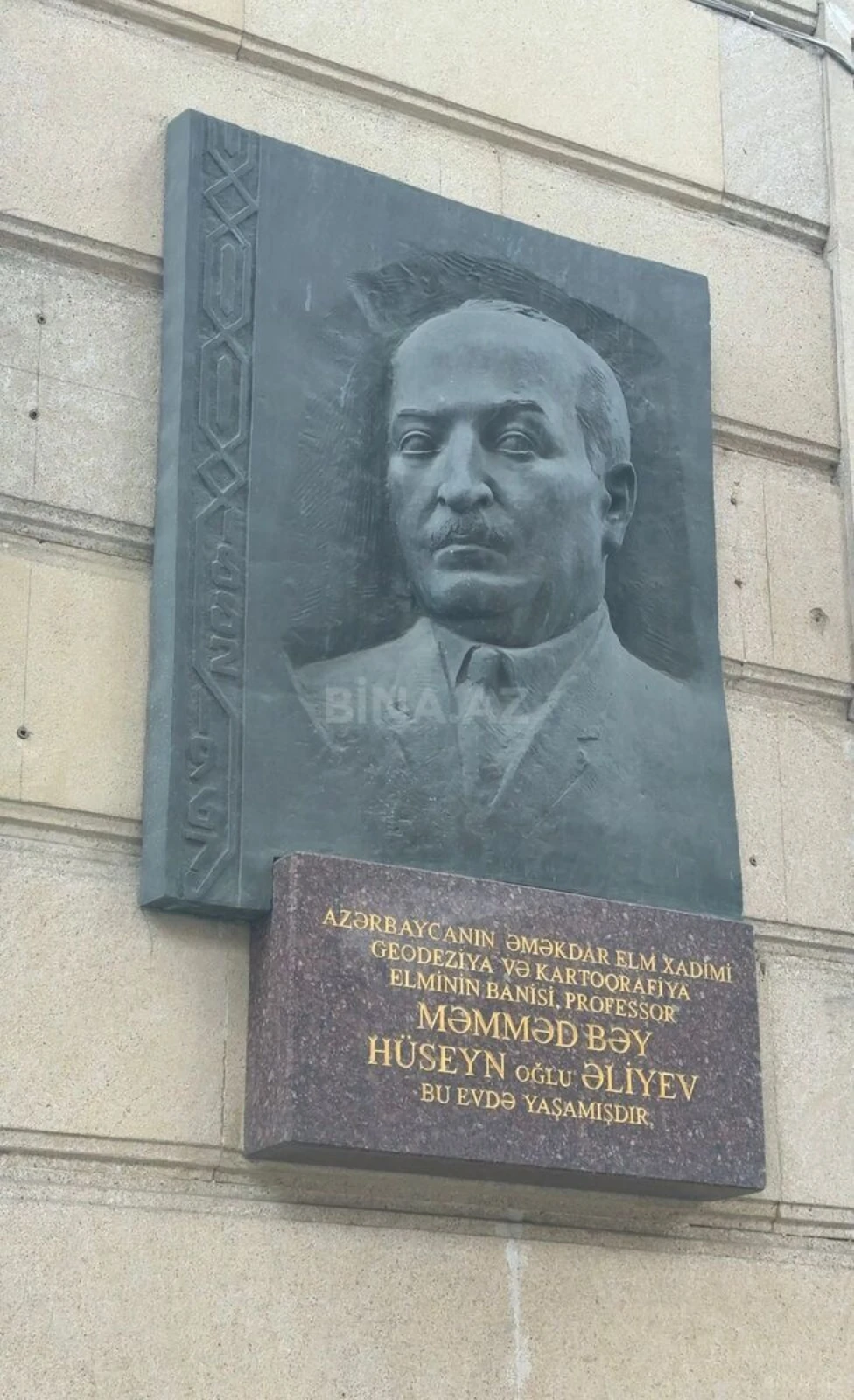 Satılır 4 otaqlı mənzil 120 m²