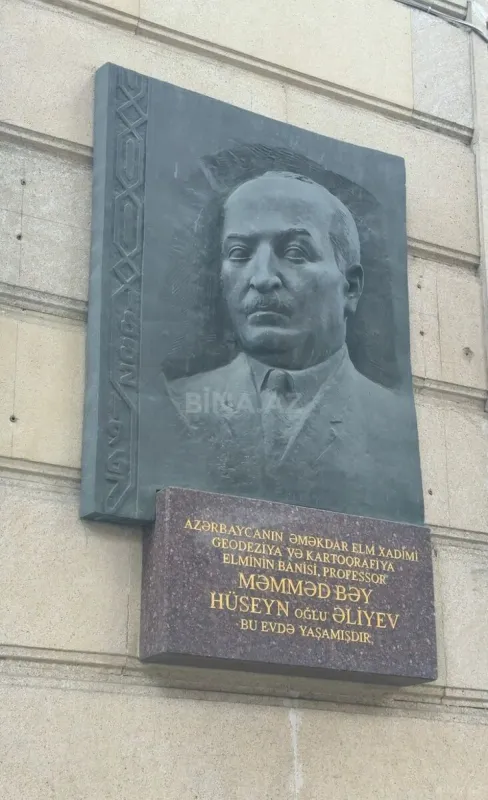 Satılır 4 otaqlı mənzil 120 m²