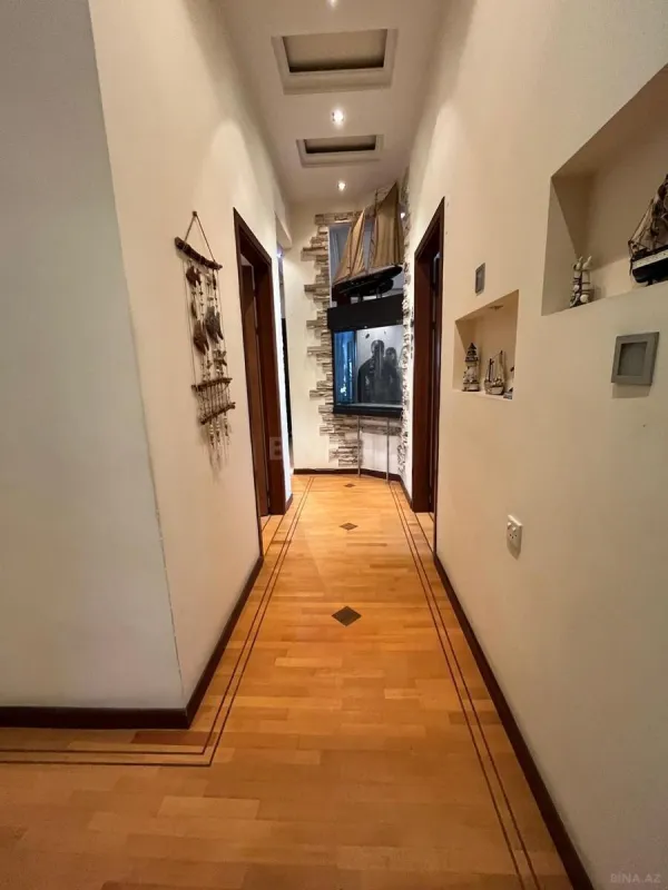 Satılır 4 otaqlı mənzil 120 m²