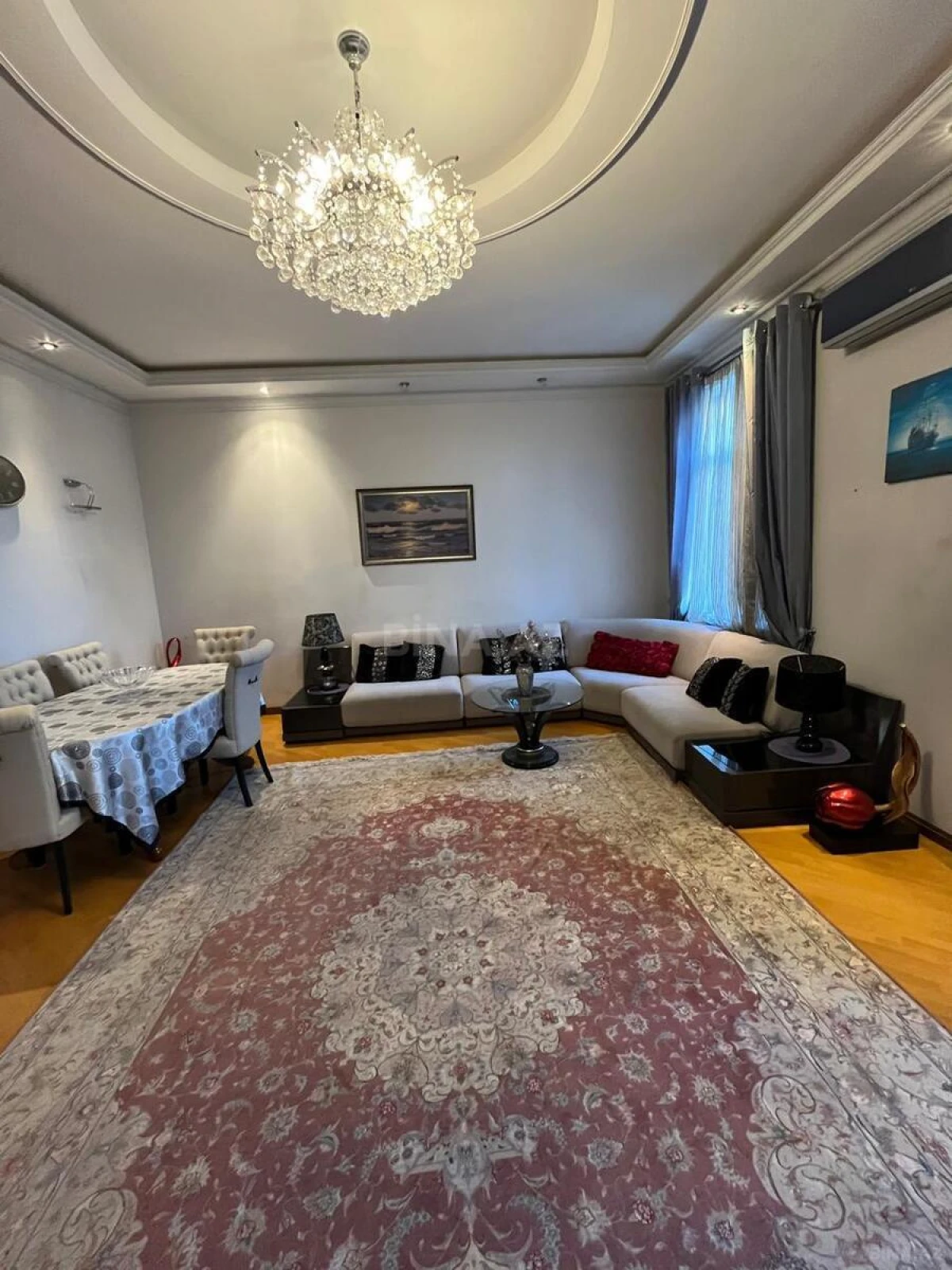 Satılır 4 otaqlı mənzil 120 m²