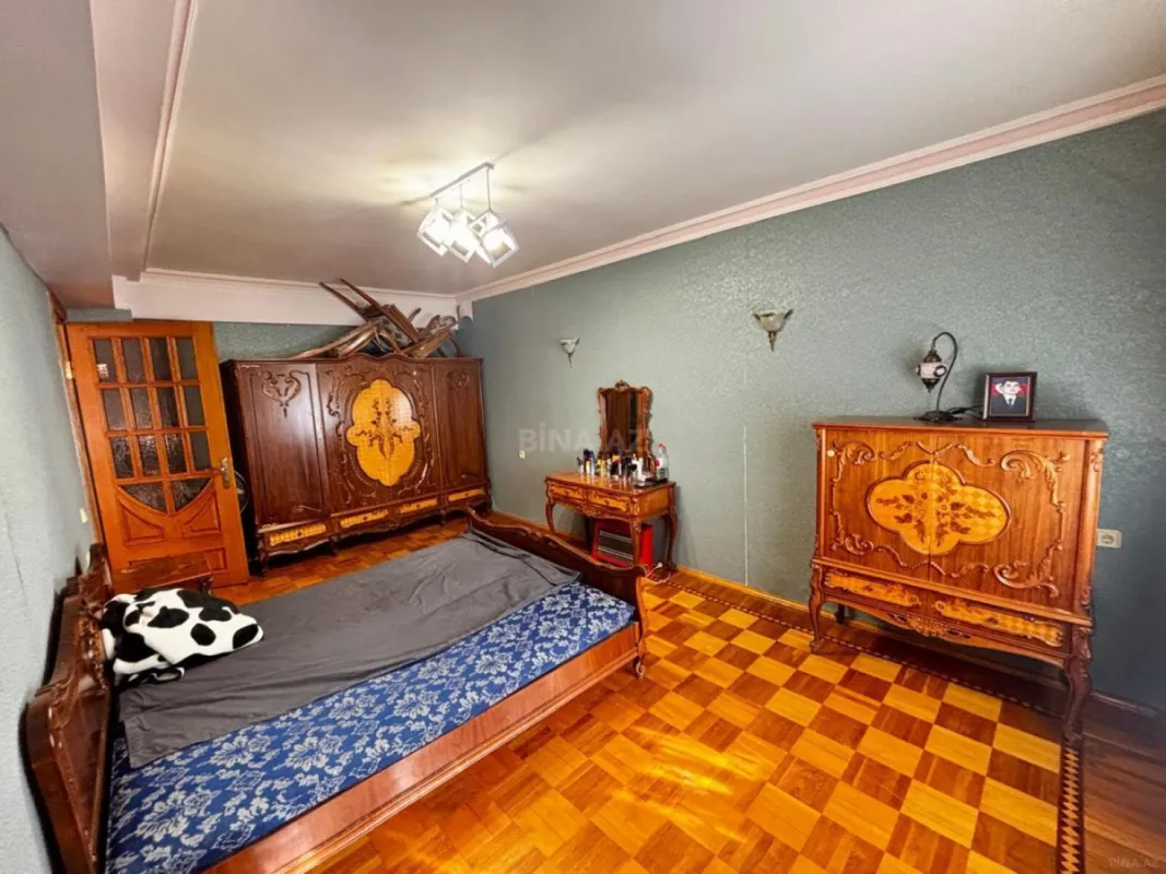 Satılır 3 otaqlı mənzil 117.7 m²