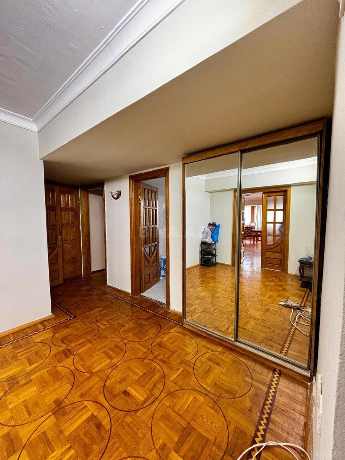 Satılır 3 otaqlı mənzil 117.7 m²