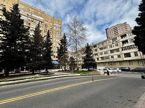 Satılır 3 otaqlı mənzil 117.7 m²