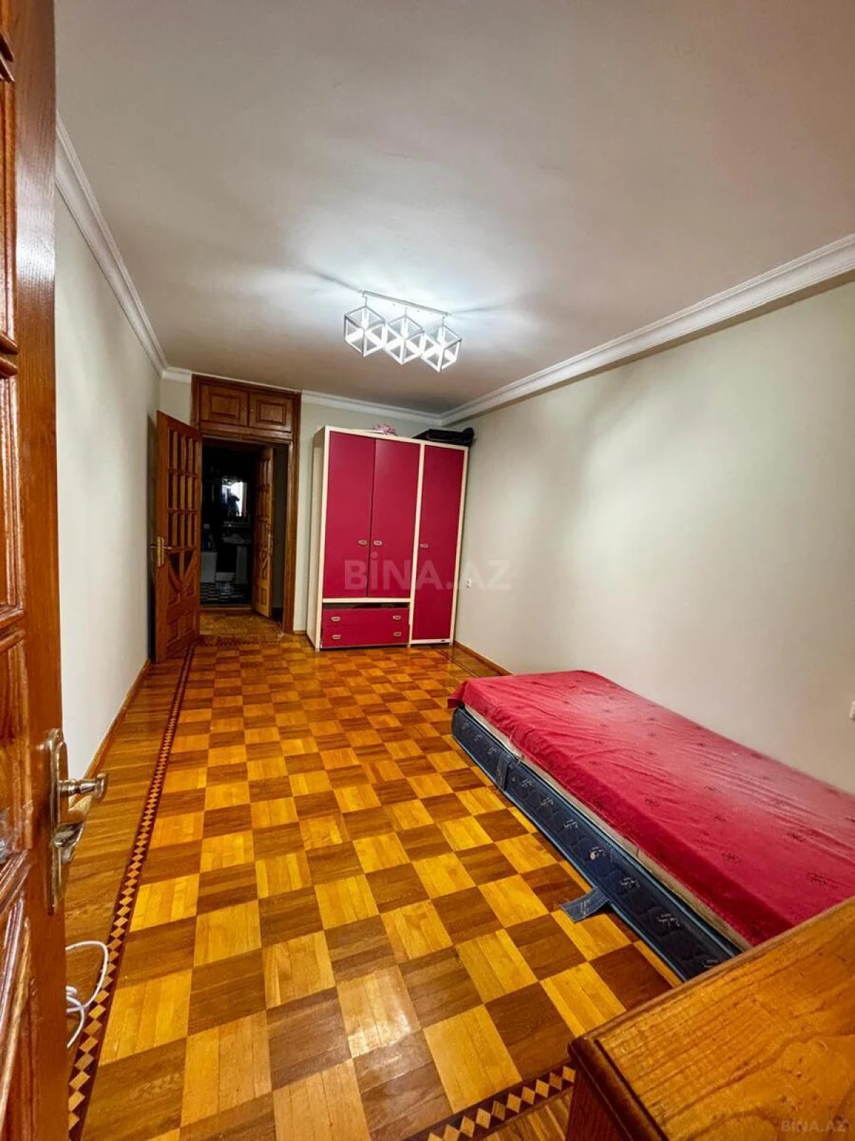 Satılır 3 otaqlı mənzil 117.7 m²