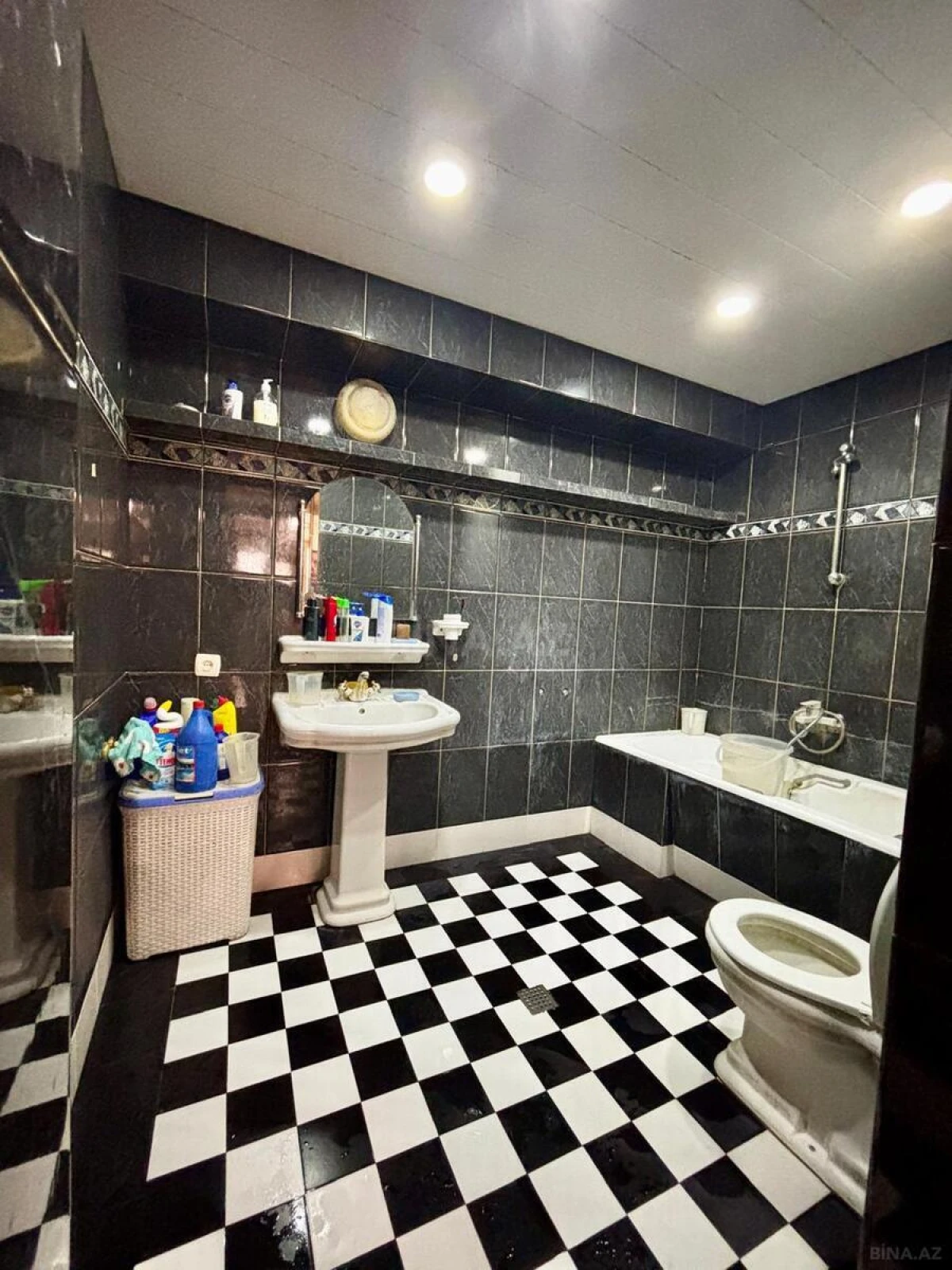 Satılır 3 otaqlı mənzil 117.7 m²