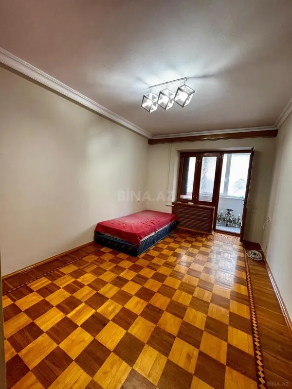 Satılır 3 otaqlı mənzil 117.7 m²