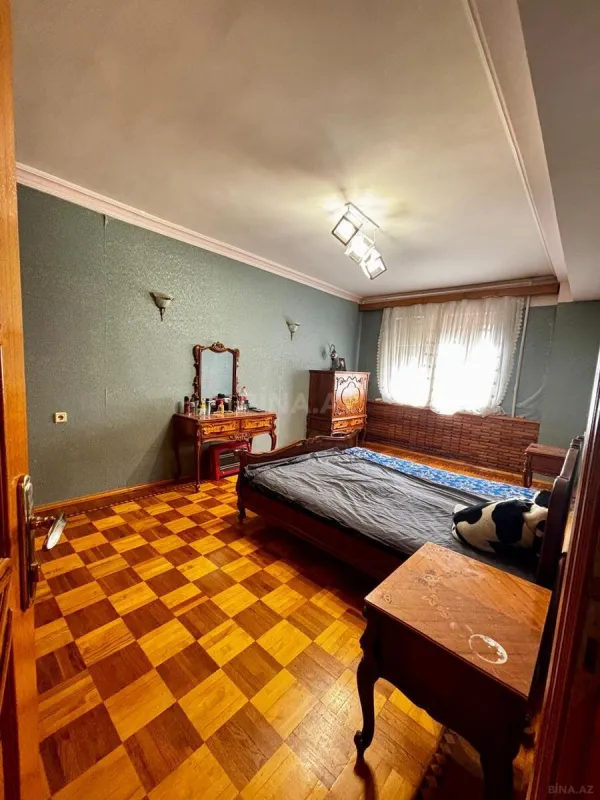 Satılır 3 otaqlı mənzil 117.7 m²