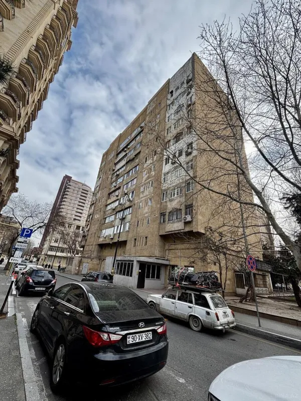 Satılır 3 otaqlı mənzil 117.7 m²
