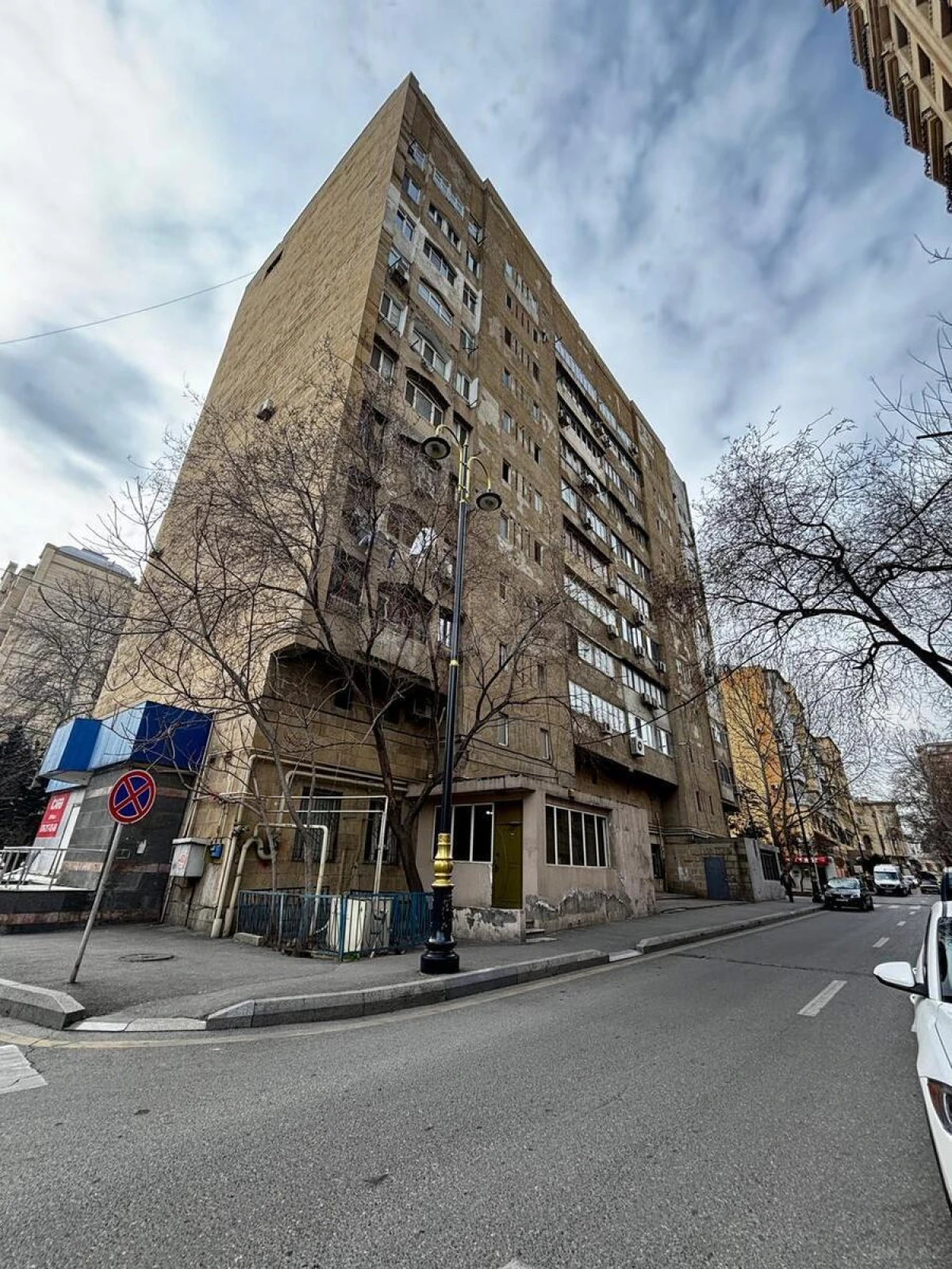 Satılır 3 otaqlı mənzil 117.7 m²