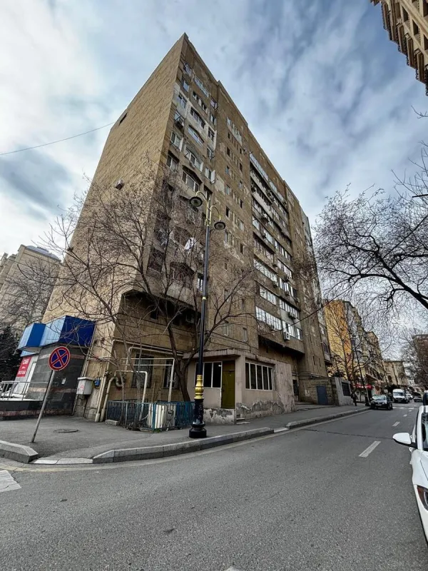 Satılır 3 otaqlı mənzil 117.7 m²
