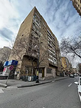 Satılır 3 otaqlı mənzil 117.7 m²