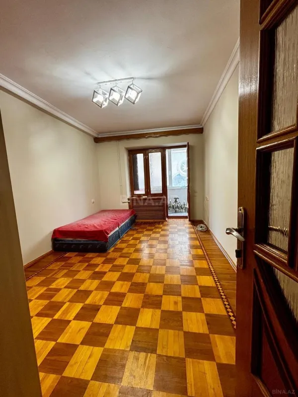 Satılır 3 otaqlı mənzil 117.7 m²
