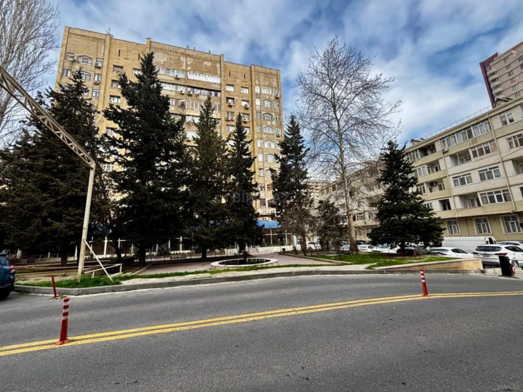 Satılır 3 otaqlı mənzil 117.7 m²