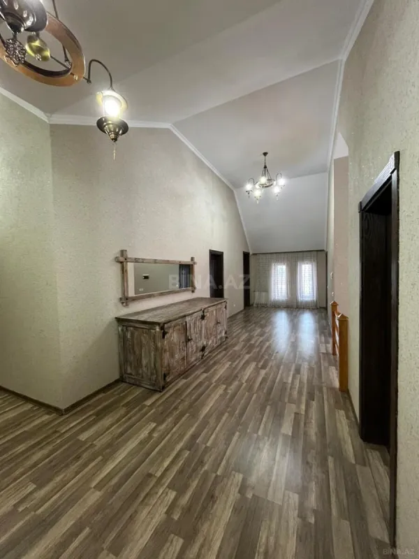 Satılır 7 otaqlı həyət evi 400 m²