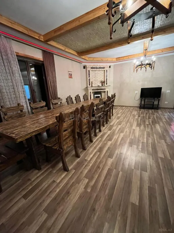 Satılır 7 otaqlı həyət evi 400 m²