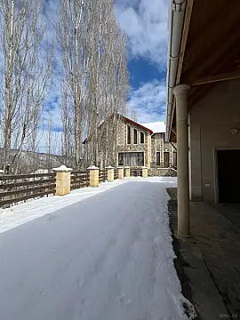 Satılır 7 otaqlı həyət evi 400 m²