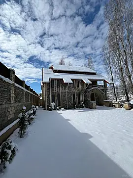 Satılır 7 otaqlı həyət evi 400 m²