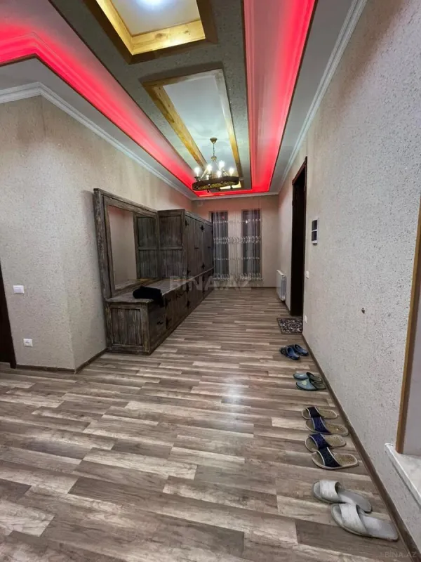 Satılır 7 otaqlı həyət evi 400 m²