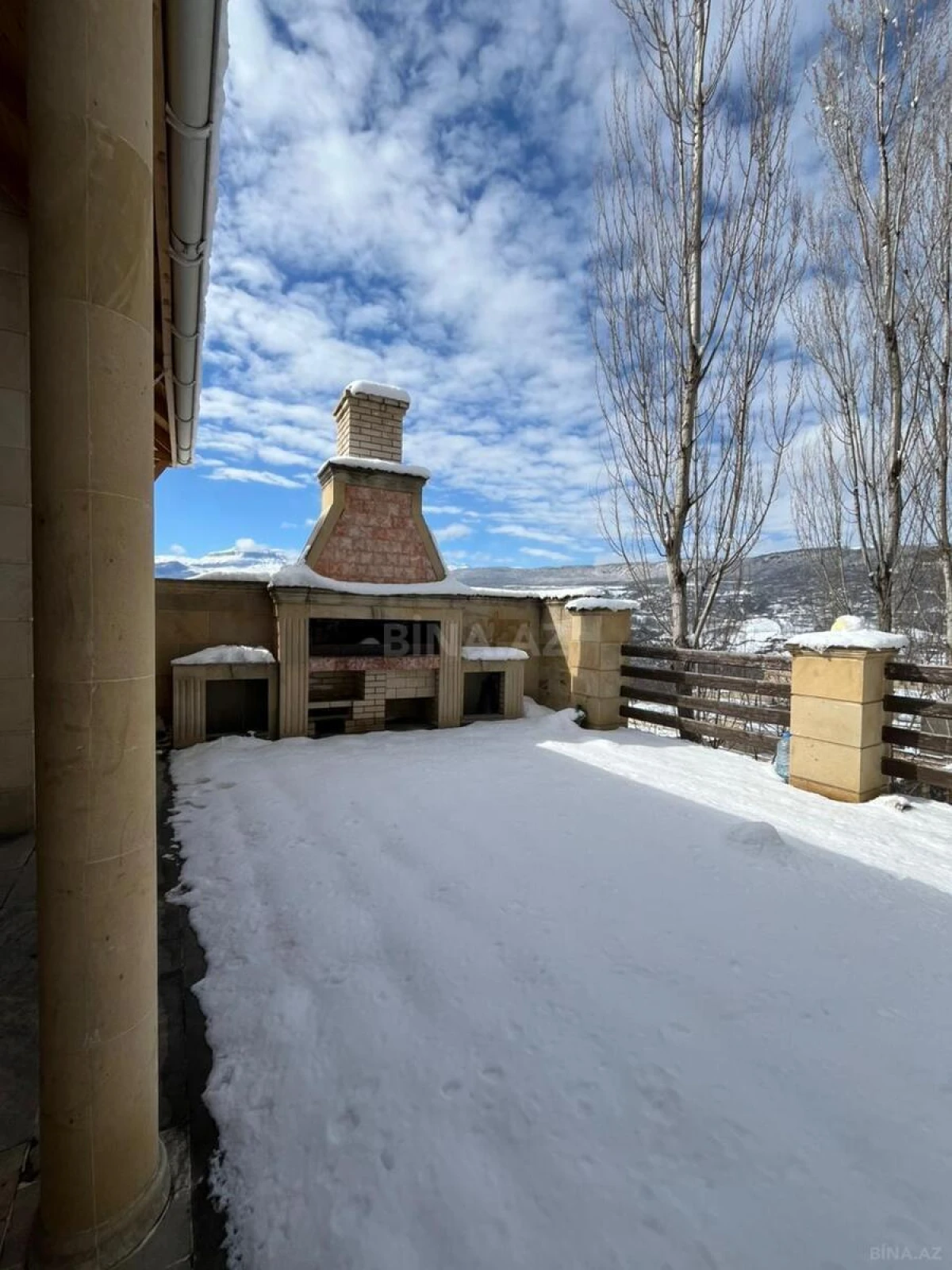 Satılır 7 otaqlı həyət evi 400 m²