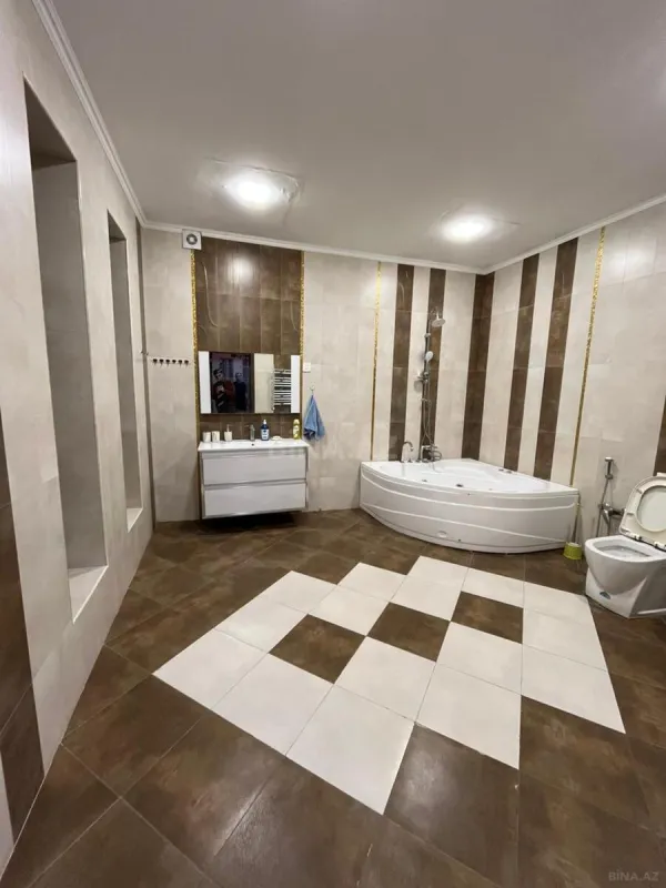 Satılır 7 otaqlı həyət evi 400 m²