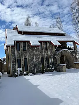 Satılır 7 otaqlı həyət evi 400 m² — Quba 7 otaq 400.00 m²