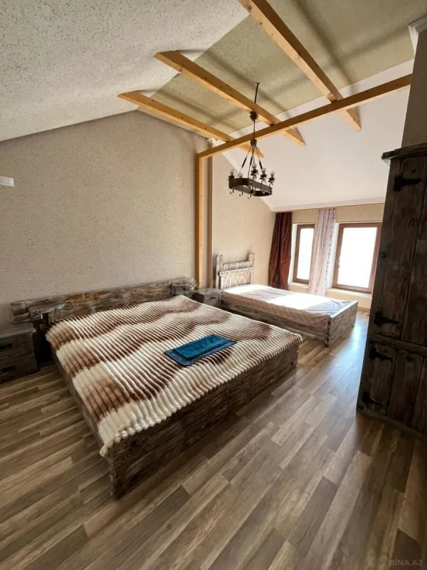 Satılır 7 otaqlı həyət evi 400 m²