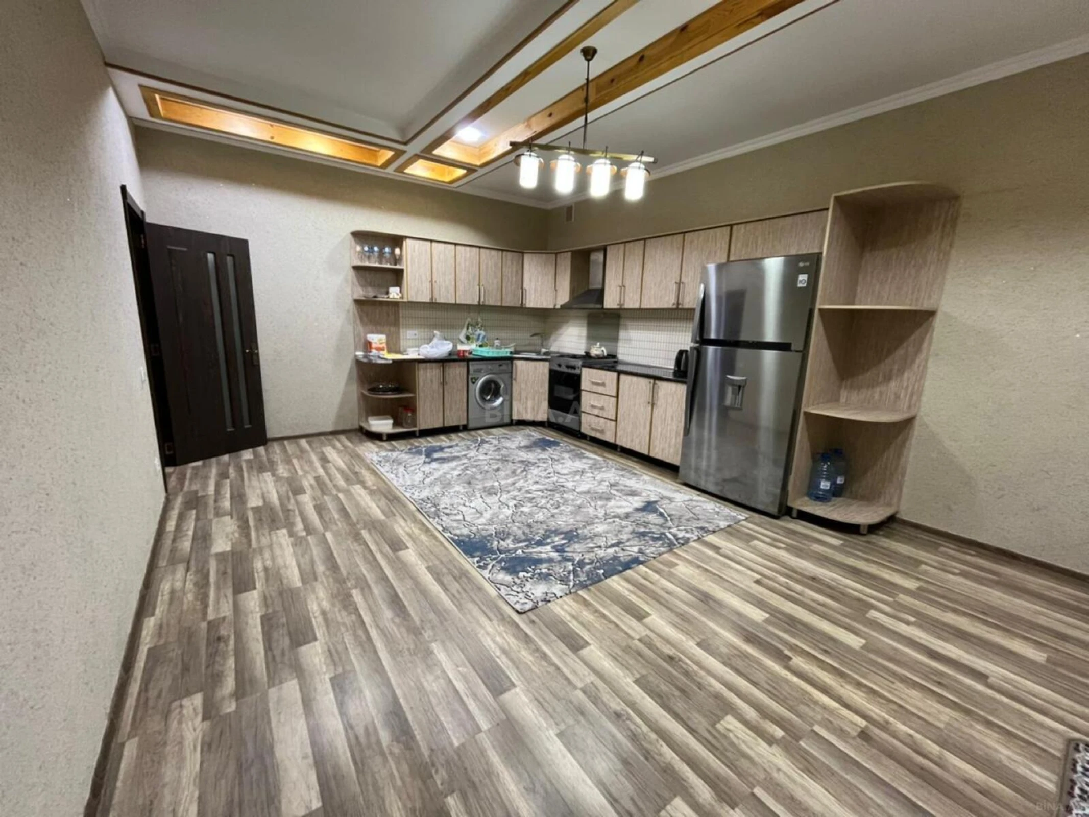 Satılır 7 otaqlı həyət evi 400 m²