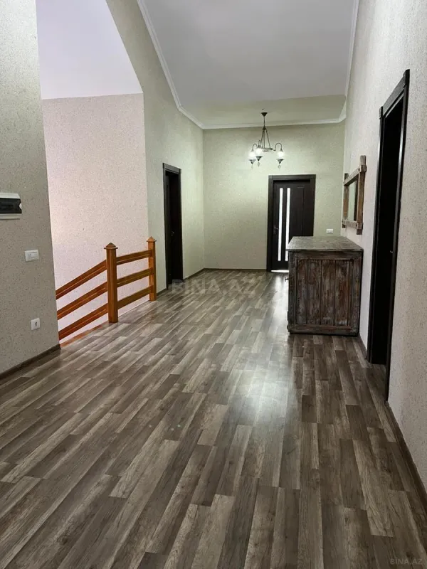 Satılır 7 otaqlı həyət evi 400 m²