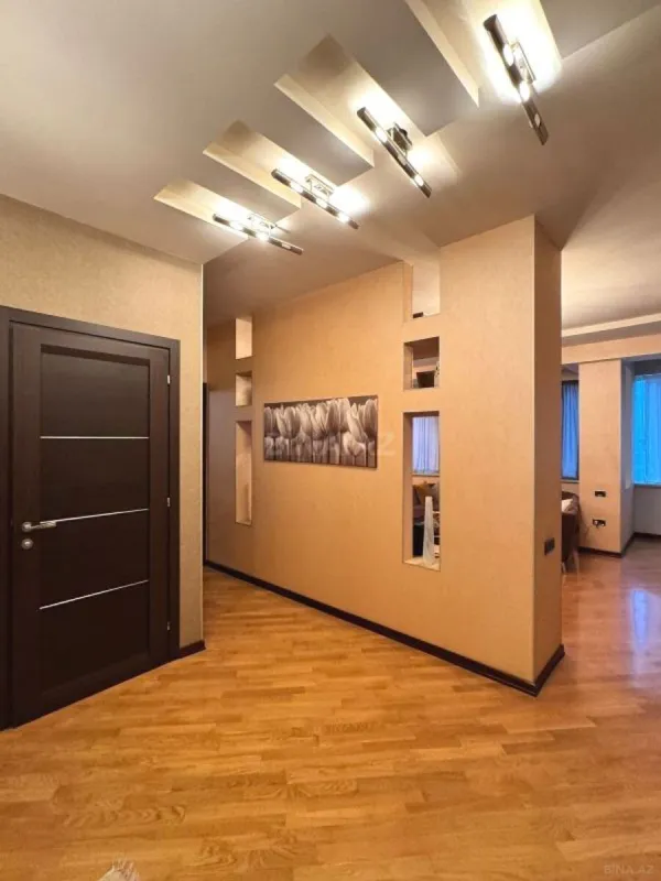 Satılır 3 otaqlı mənzil 160 m²