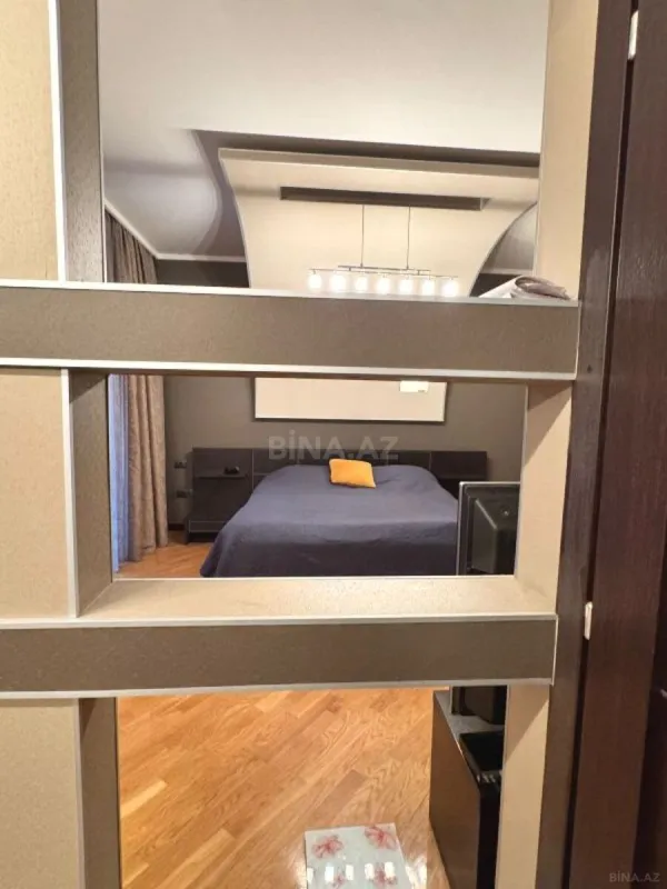 Satılır 3 otaqlı mənzil 160 m²