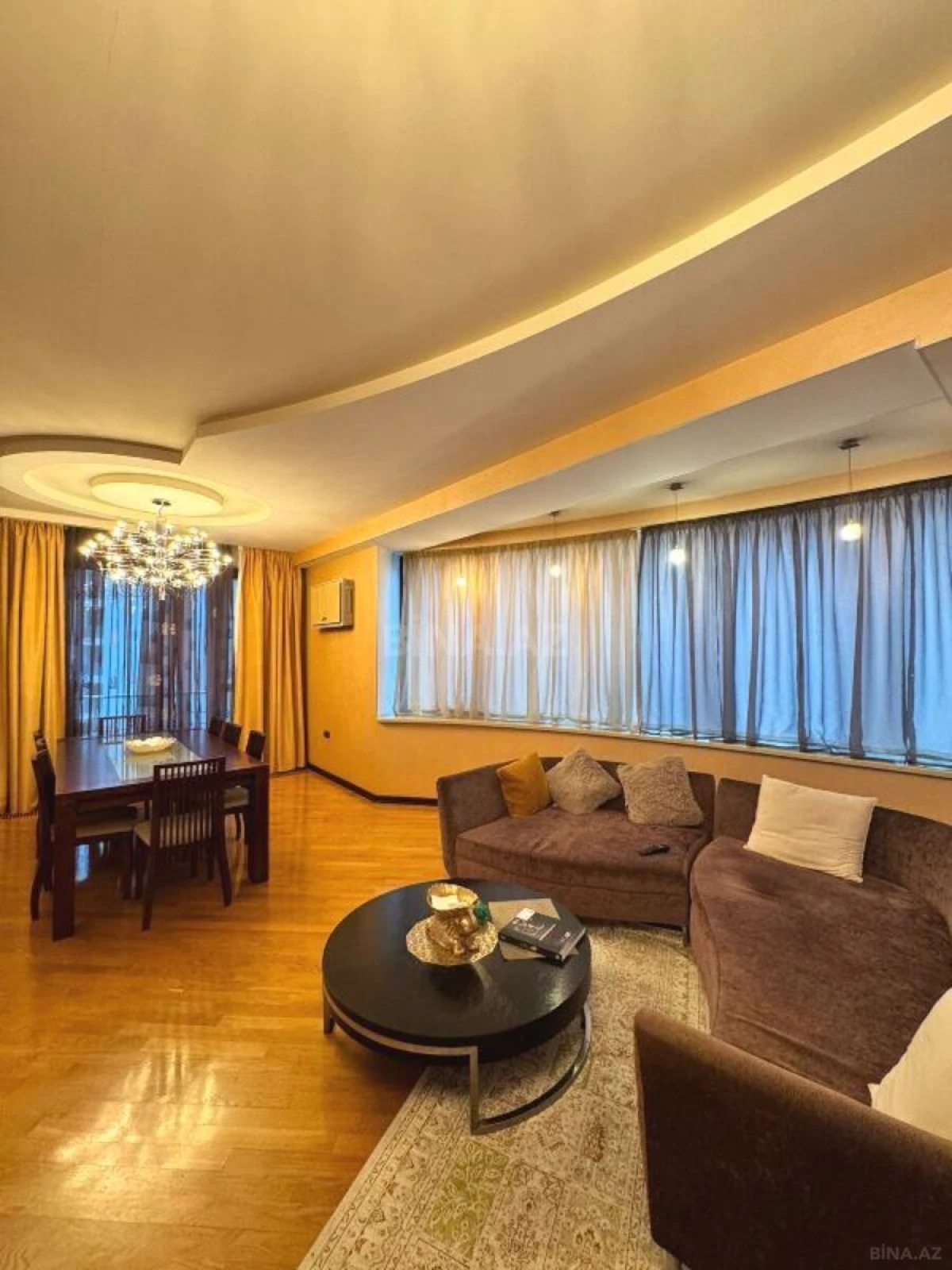Satılır 3 otaqlı mənzil 160 m²