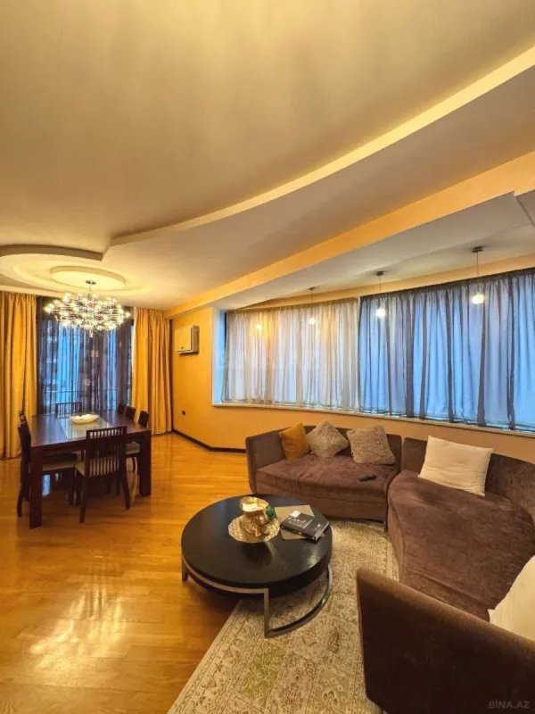 Satılır 3 otaqlı mənzil 160 m²