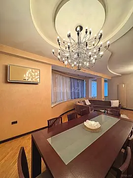 Satılır 3 otaqlı mənzil 160 m²