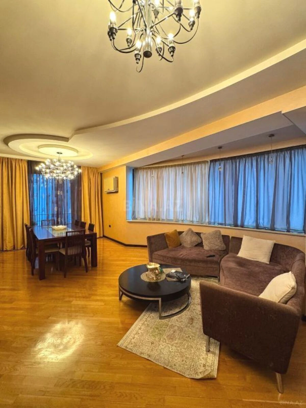 Satılır 3 otaqlı mənzil 160 m²