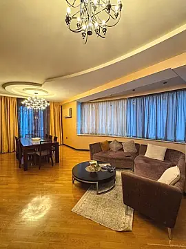 Satılır 3 otaqlı mənzil 160 m²