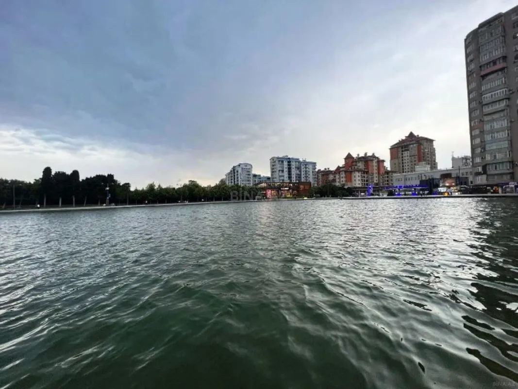 Satılır 3 otaqlı mənzil 160 m²