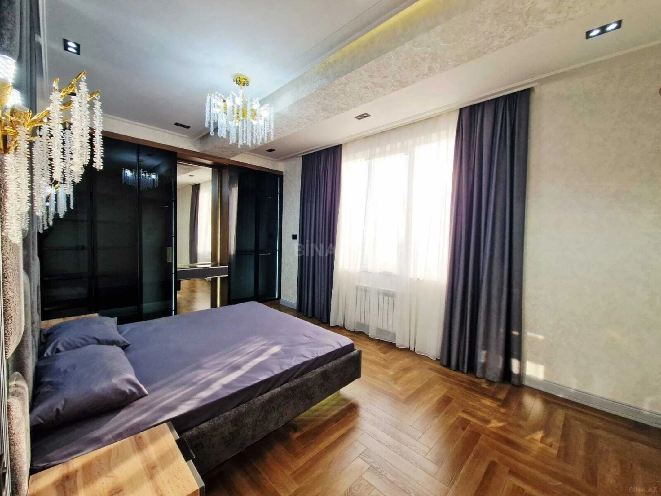 Satılır 4 otaqlı mənzil 186 m²