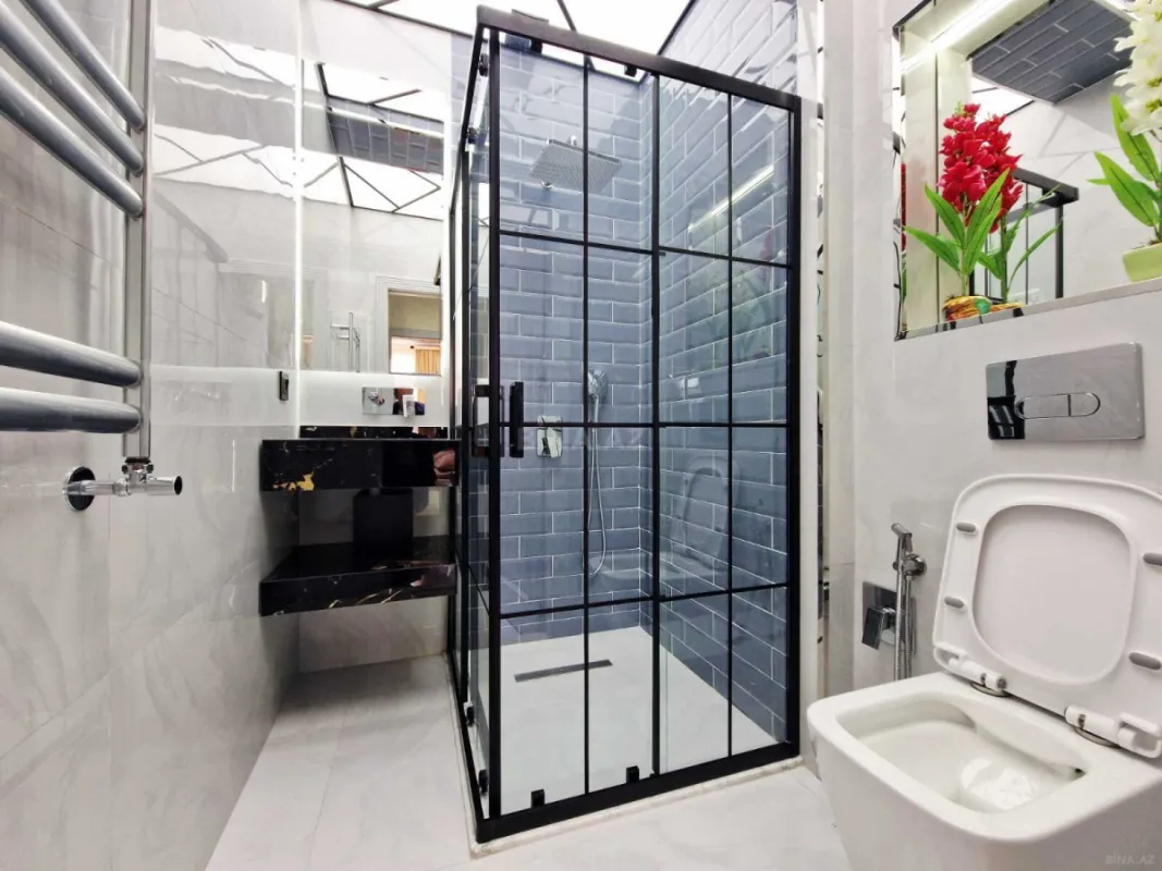 Satılır 4 otaqlı mənzil 186 m²