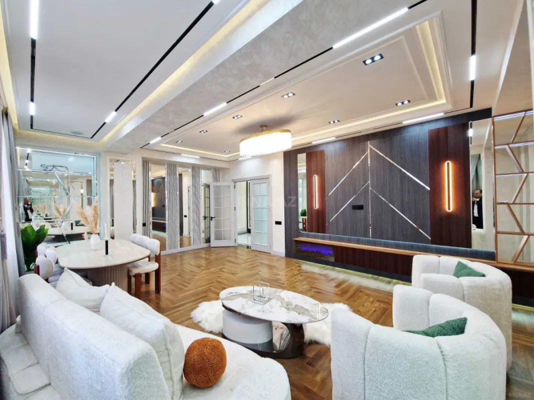 Satılır 4 otaqlı mənzil 186 m²