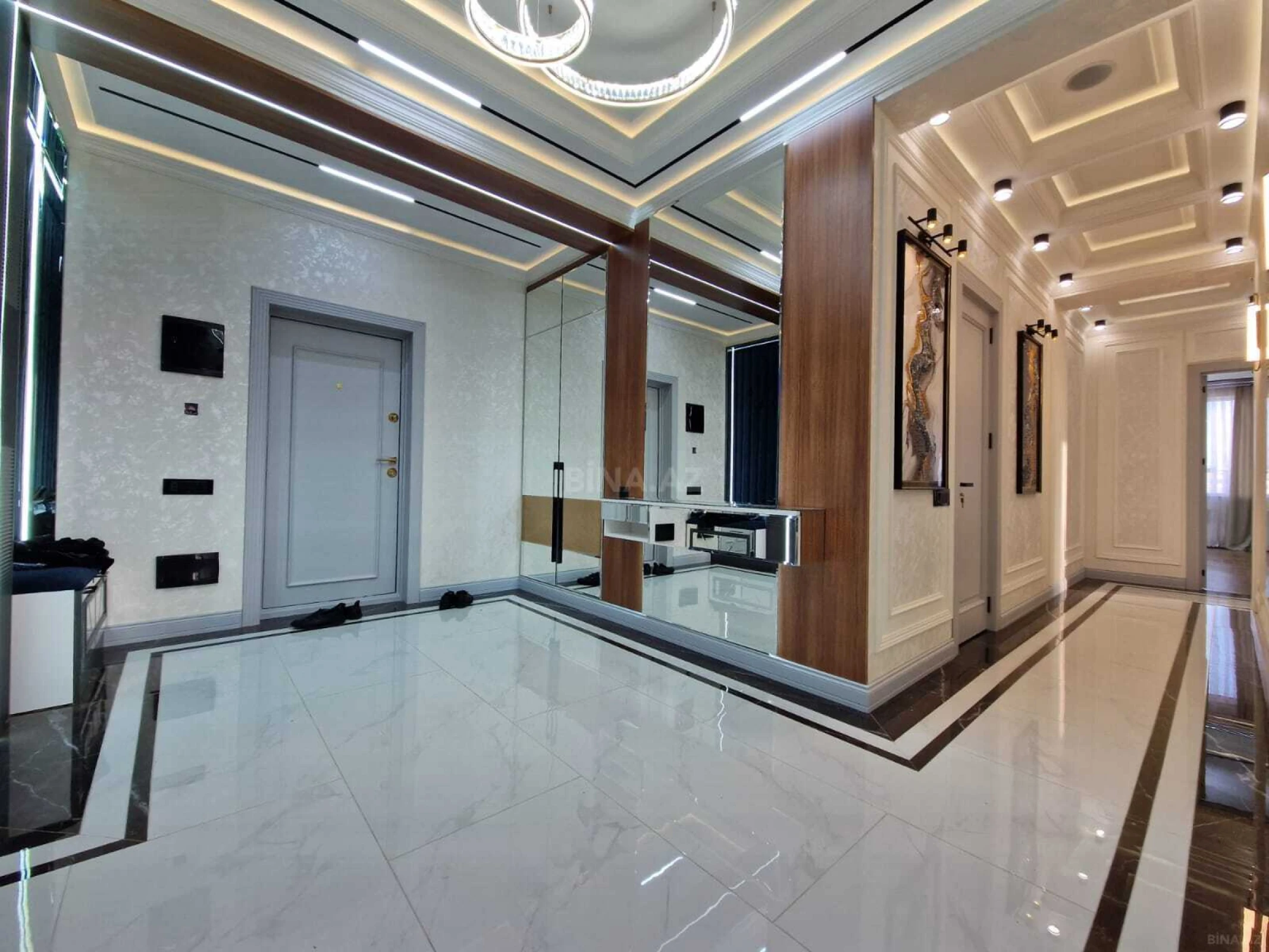 Satılır 4 otaqlı mənzil 186 m²