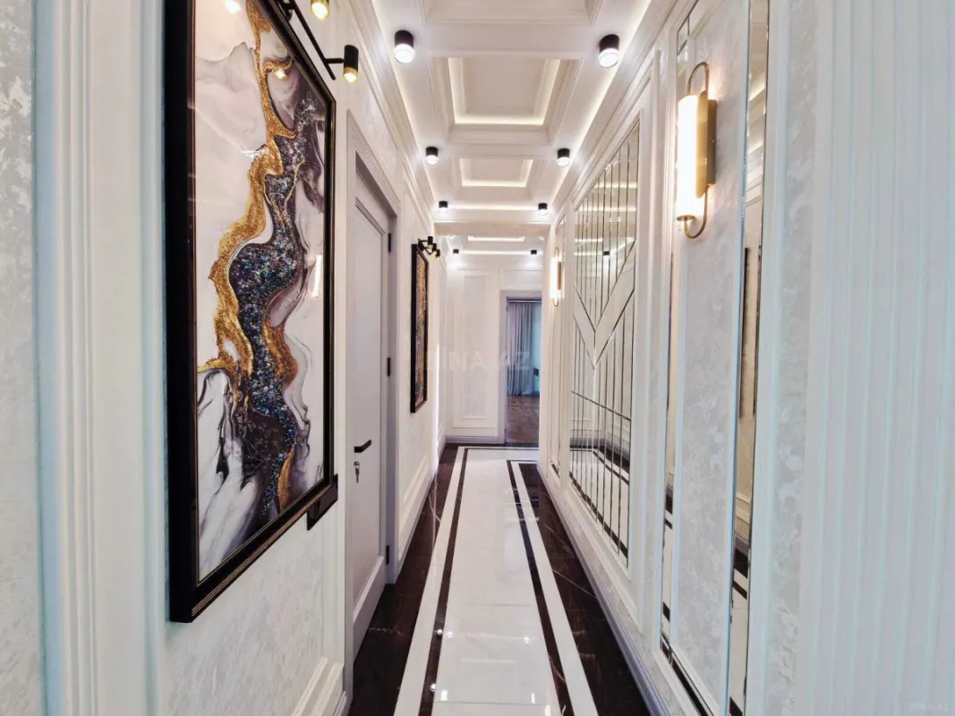 Satılır 4 otaqlı mənzil 186 m²