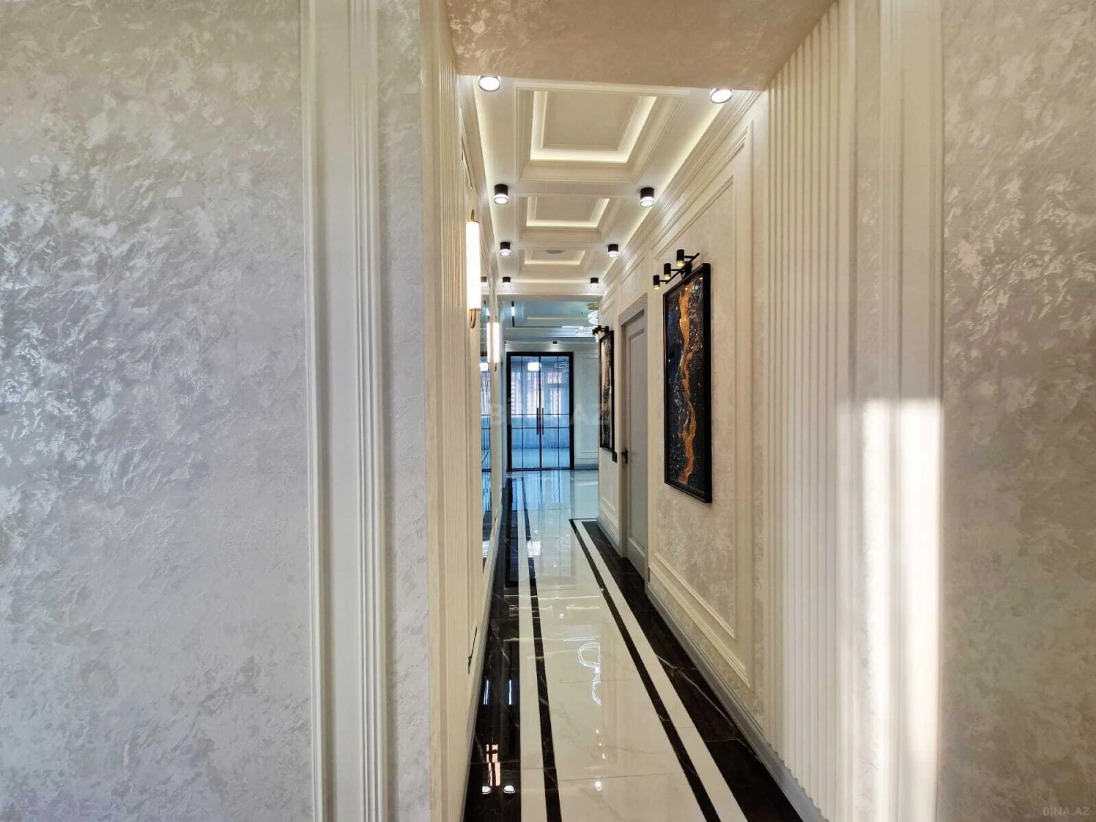 Satılır 4 otaqlı mənzil 186 m²