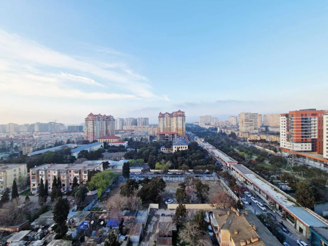 Satılır 4 otaqlı mənzil 186 m²