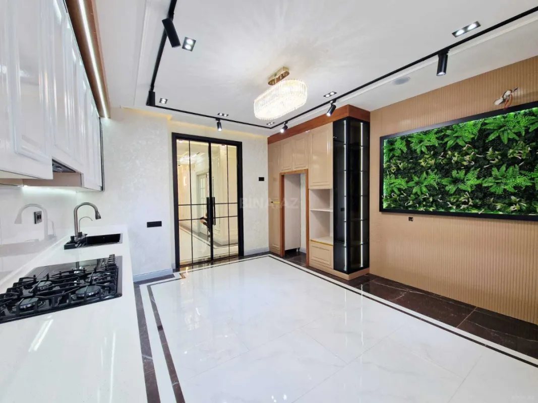 Satılır 4 otaqlı mənzil 186 m²