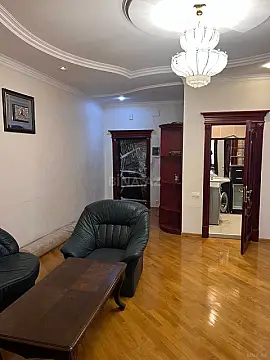 Satılır 3 otaqlı mənzil 170 m²