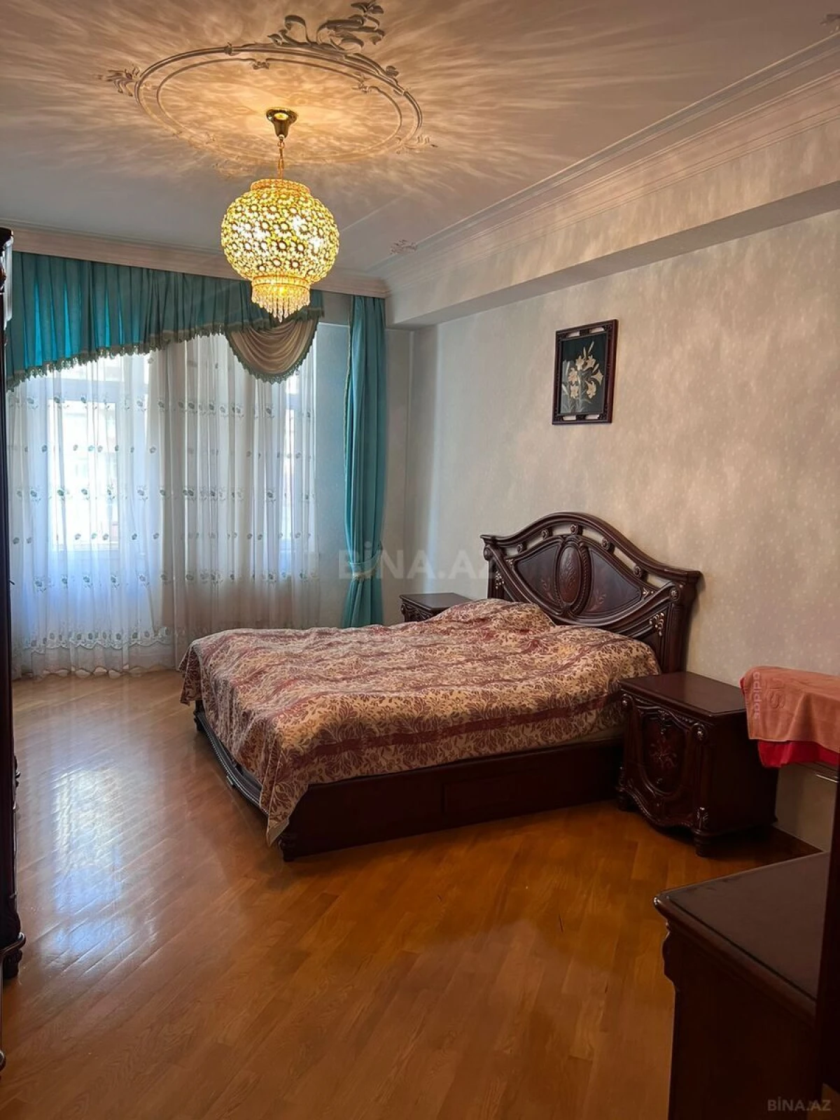 Satılır 3 otaqlı mənzil 170 m²
